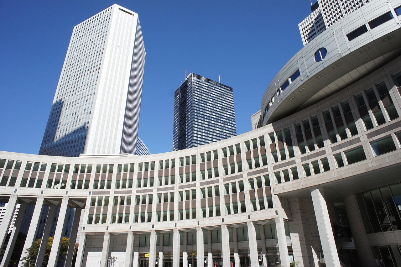 料理と温泉が魅力の癒しの宿はどこにある？